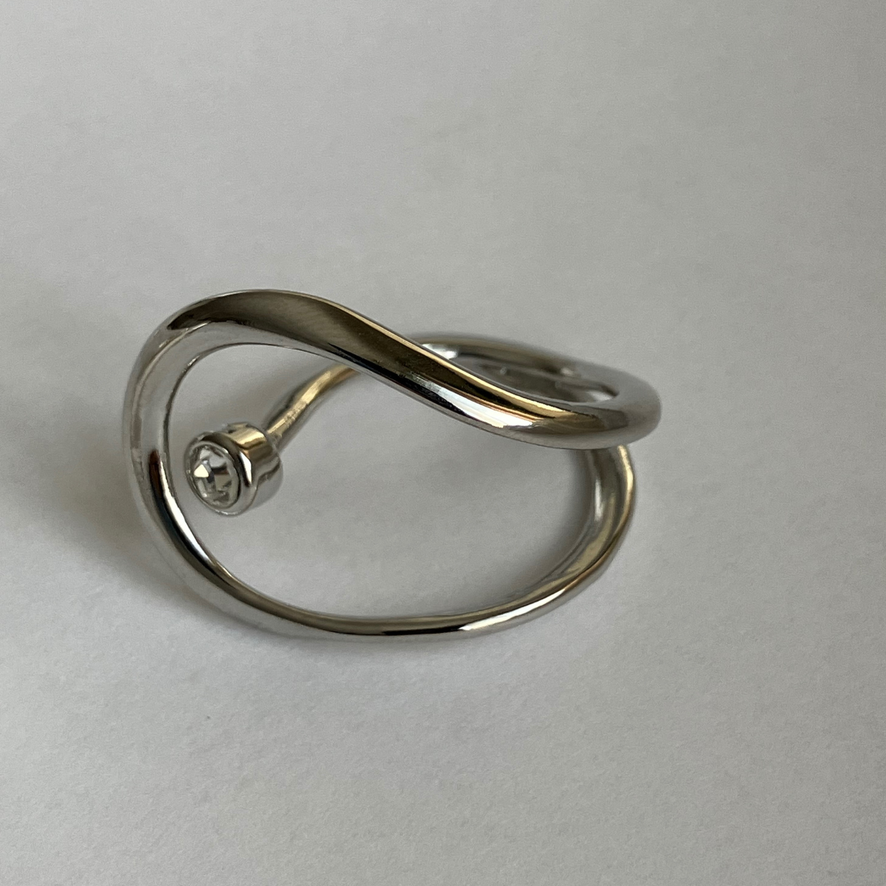 clear-stone flow Line ring