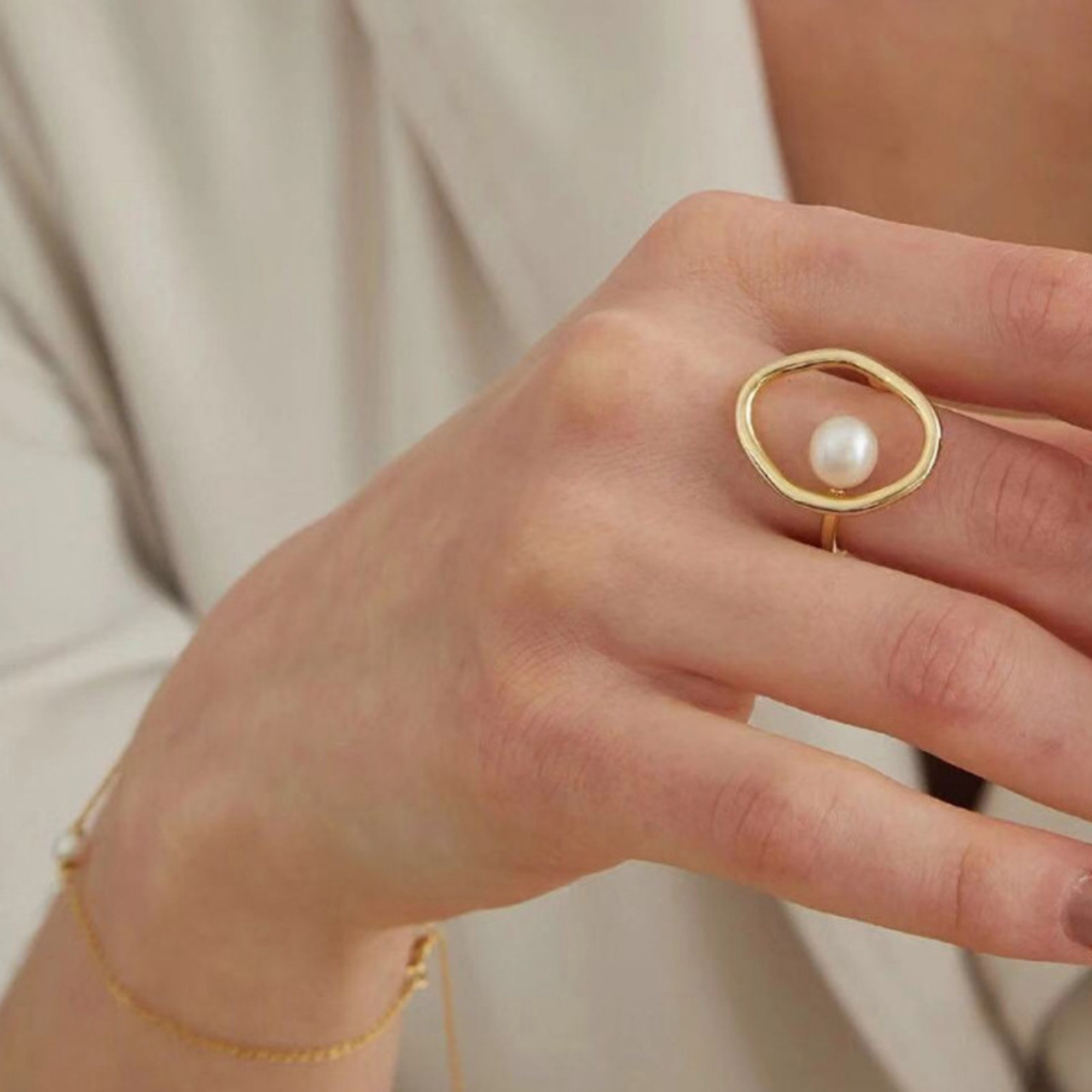 oval Pearl ring
