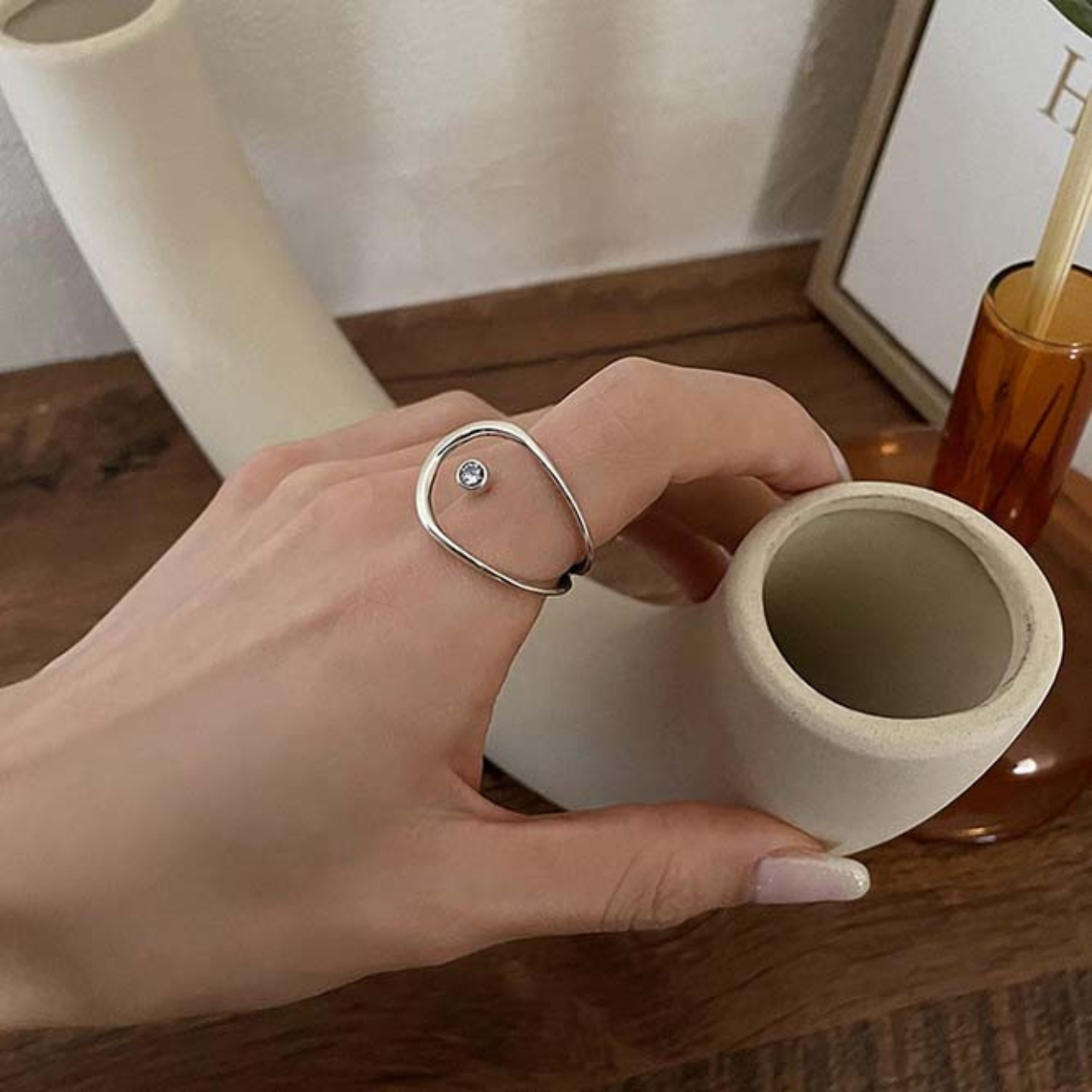 clear-stone flow Line ring