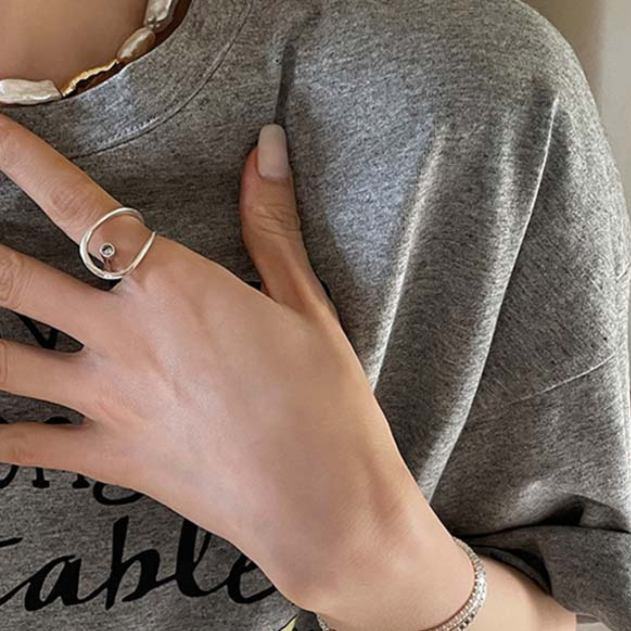 clear-stone flow Line ring