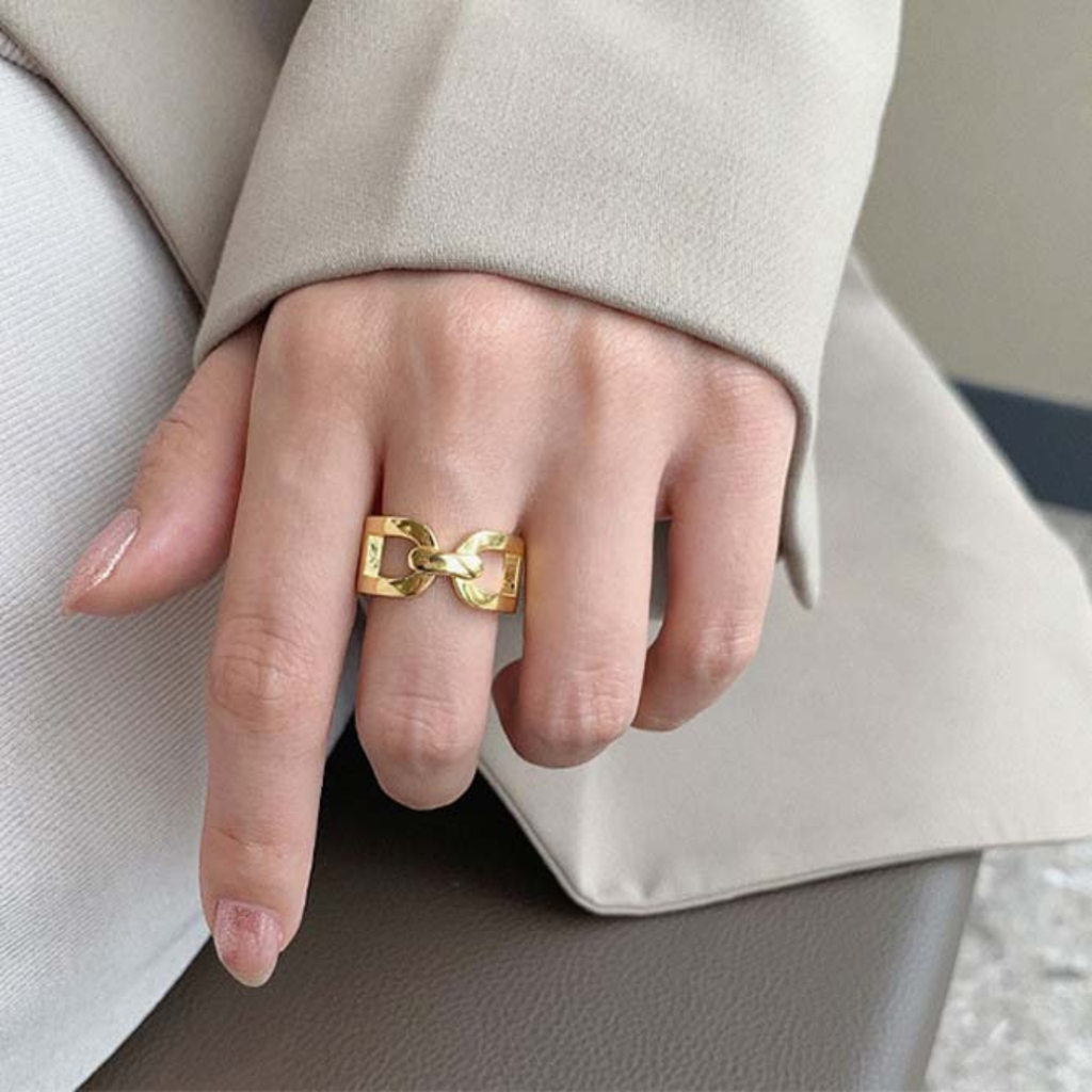 luxury chain ring