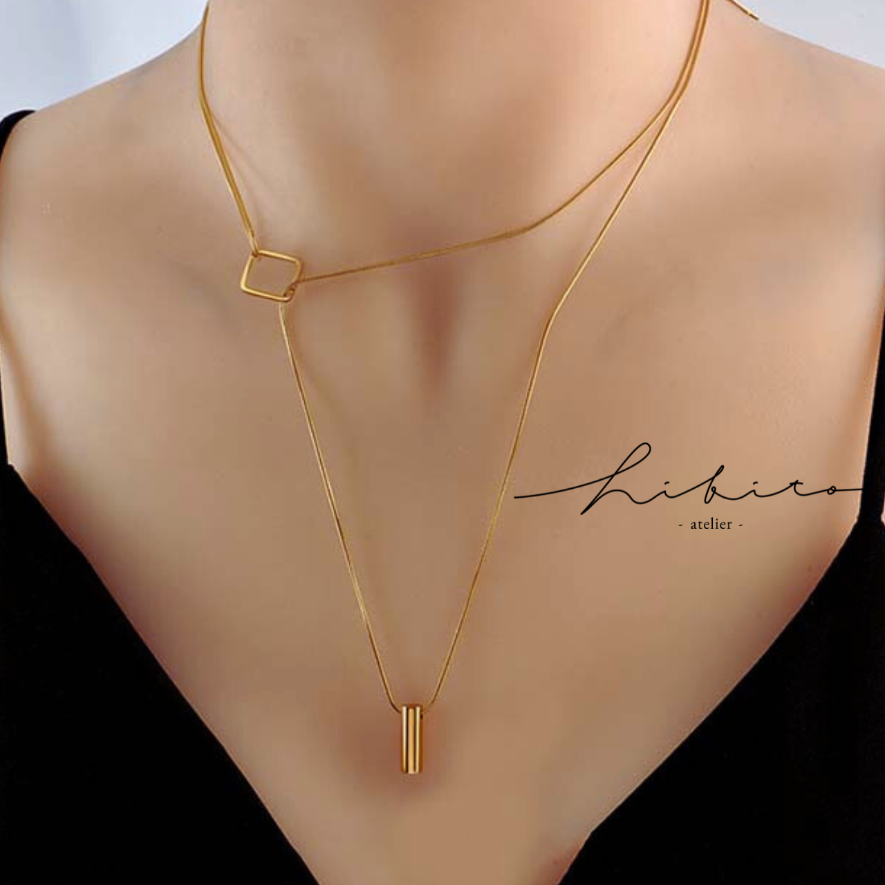 swaying square necklace