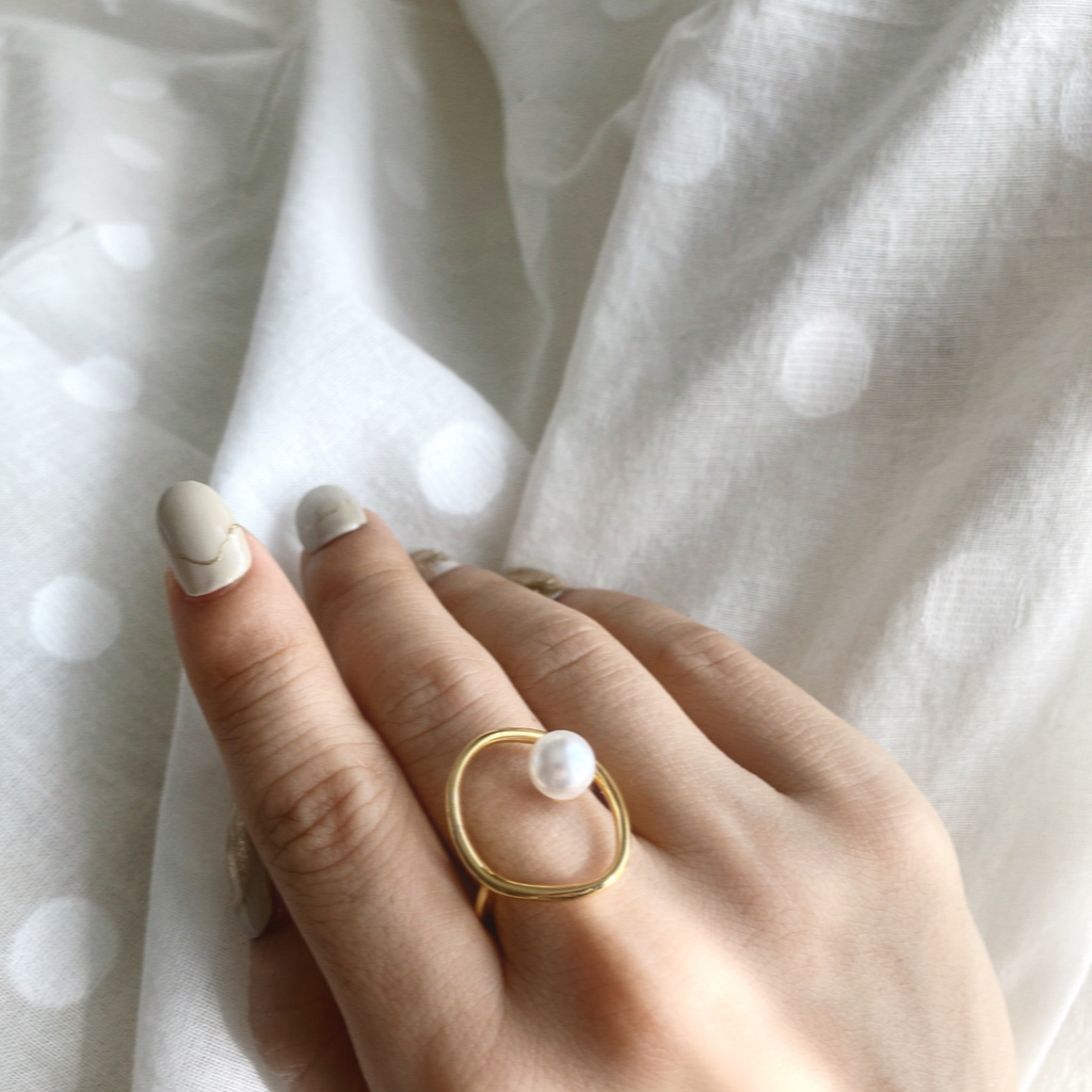 oval Pearl ring