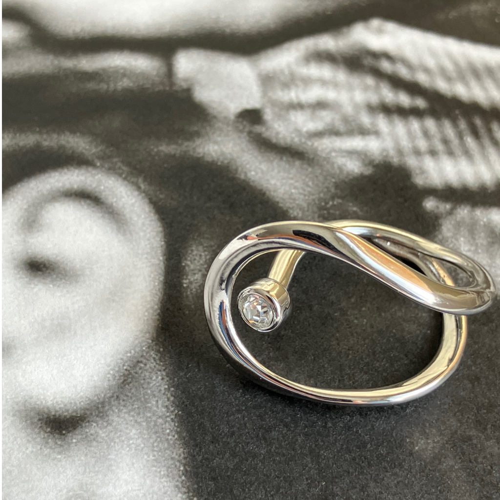 clear-stone flow Line ring