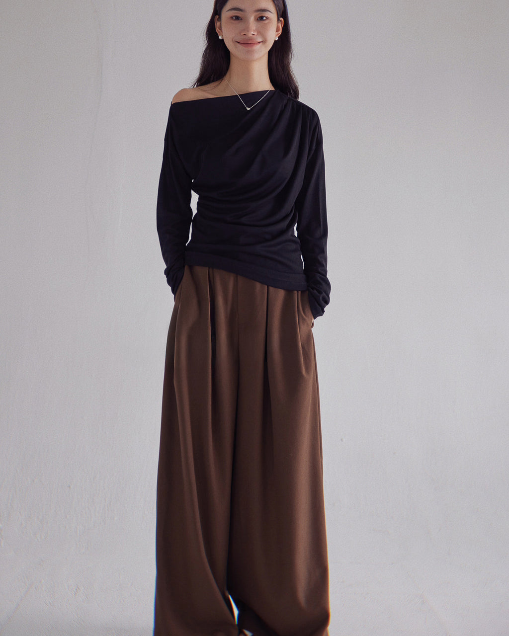 ドレープワンショル トップス