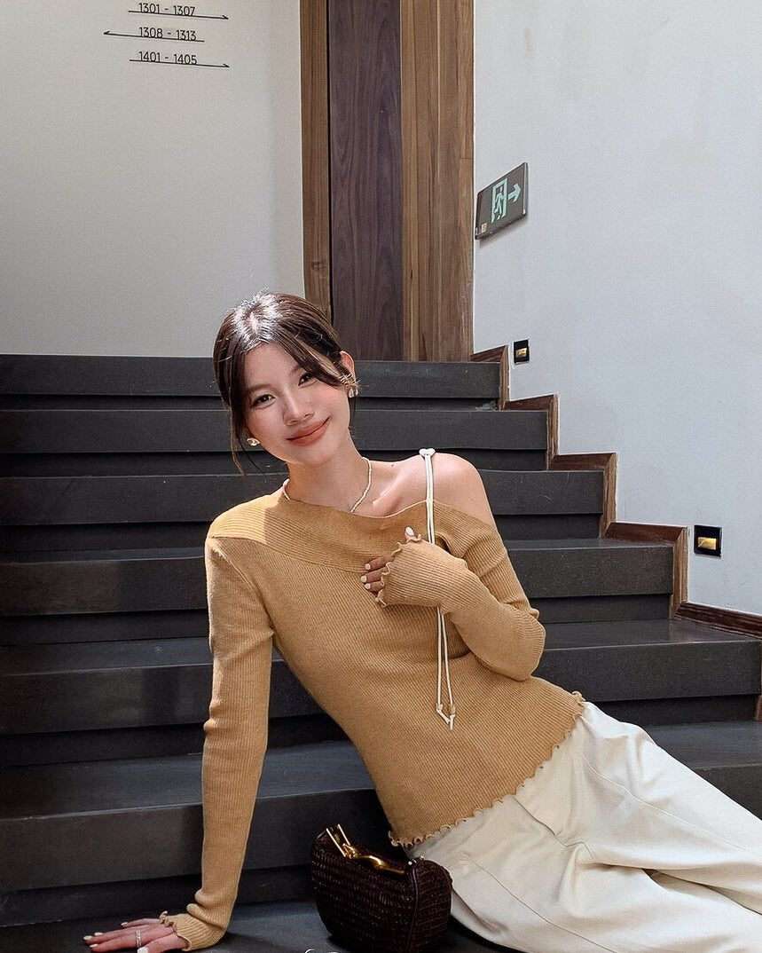 ワンショルダートップス