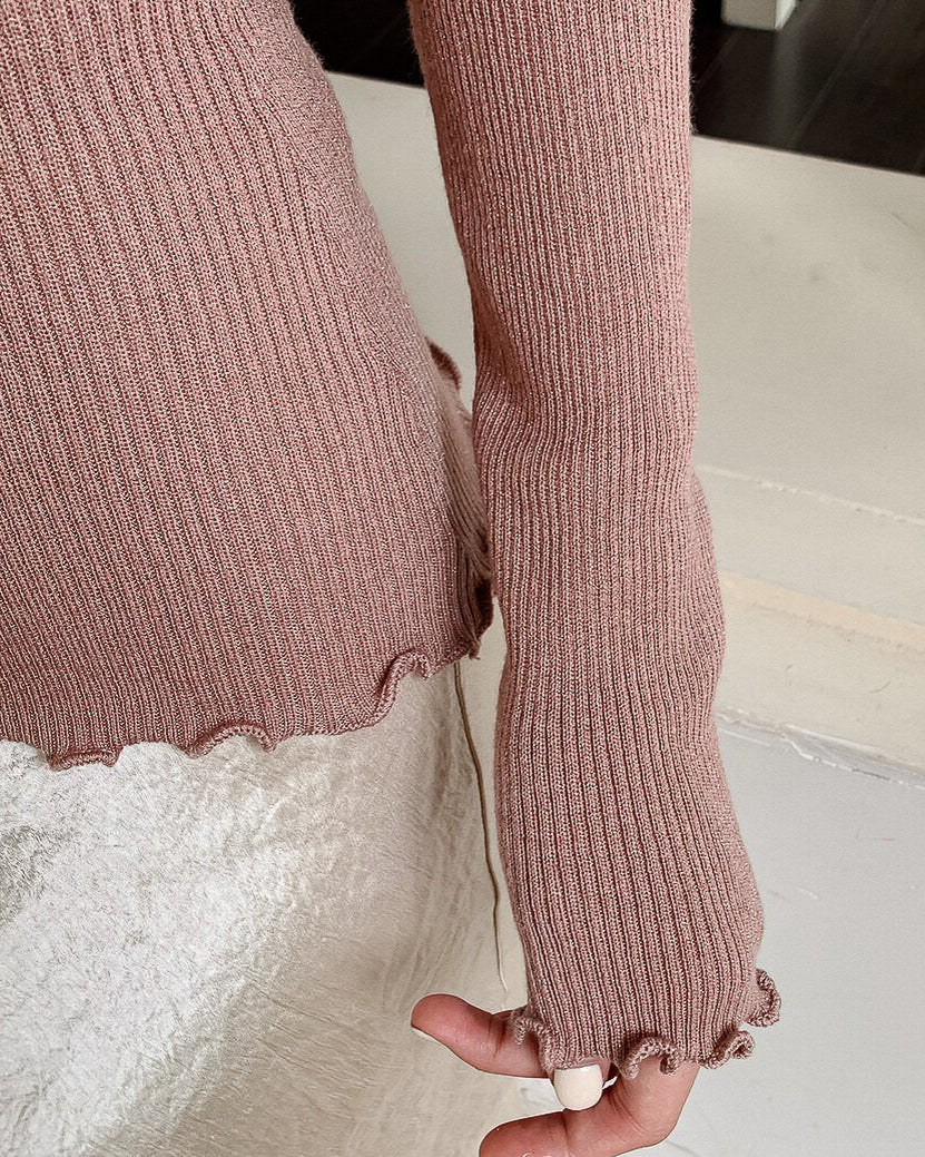 ワンショルダートップス