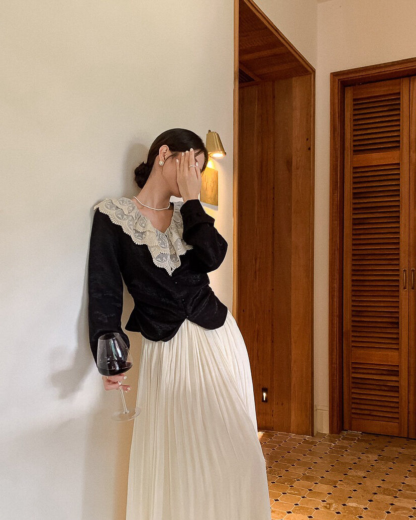 フリル&レース　Vネックブラウス〈2color〉