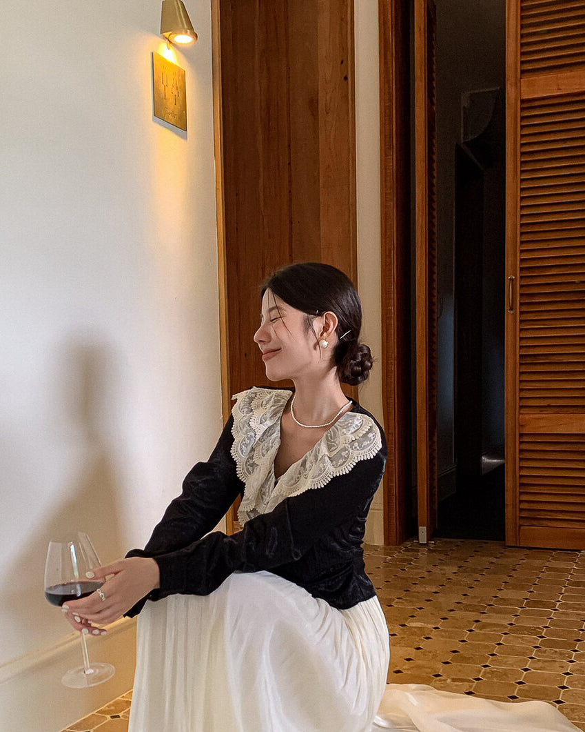 フリル&レース　Vネックブラウス〈2color〉