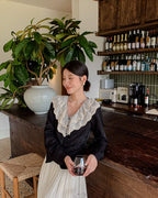 フリル&レース　Vネックブラウス〈2color〉