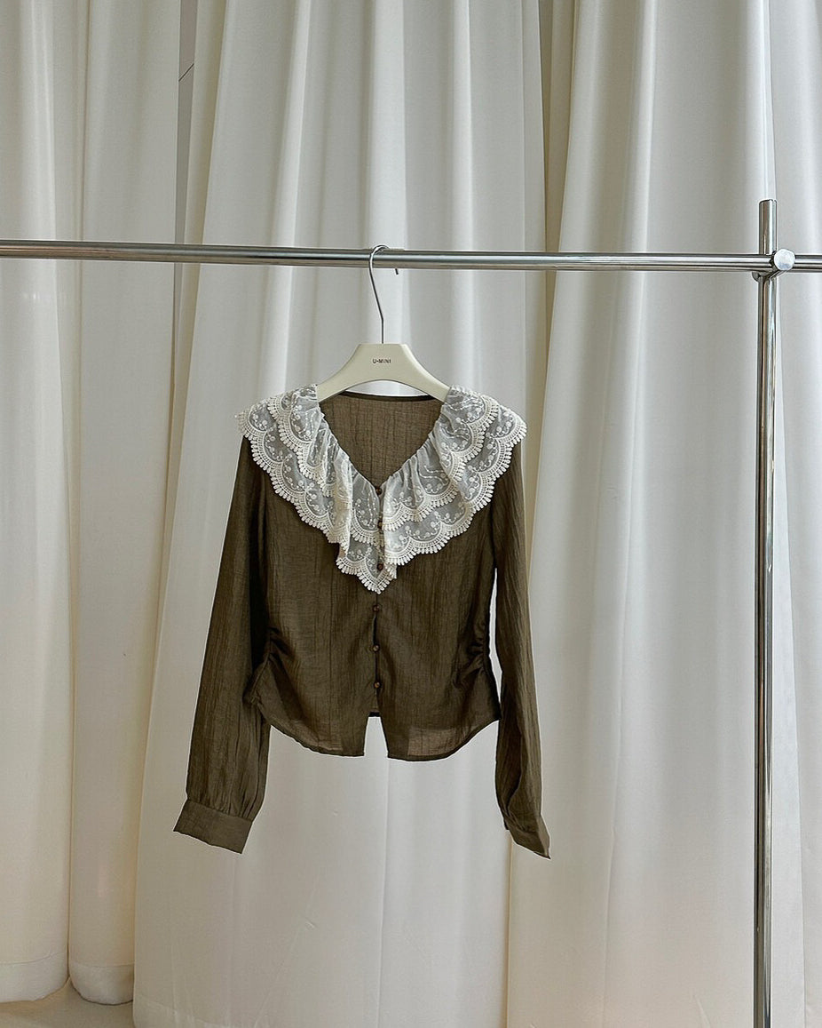 フリル&レース　Vネックブラウス〈2color〉