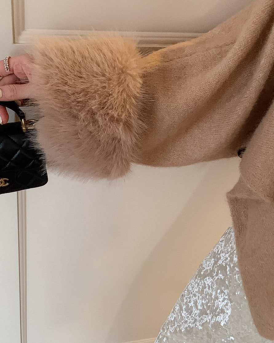 ファー付き フレアーニット〈2color〉