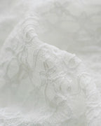 透かし彫りレースハイネックトップス〈2color〉