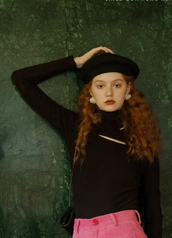 タートルネックデザイントップス