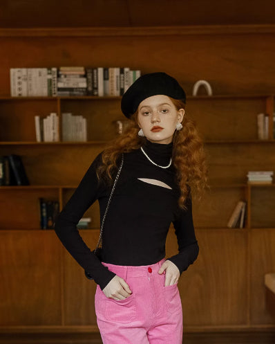 タートルネックデザイントップス