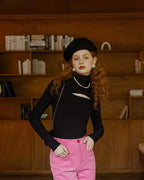 タートルネックデザイントップス