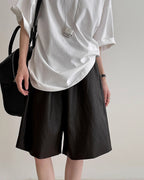 フェイクレザーミディパンツ