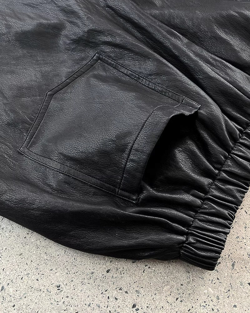 フェイクレザーミディパンツ