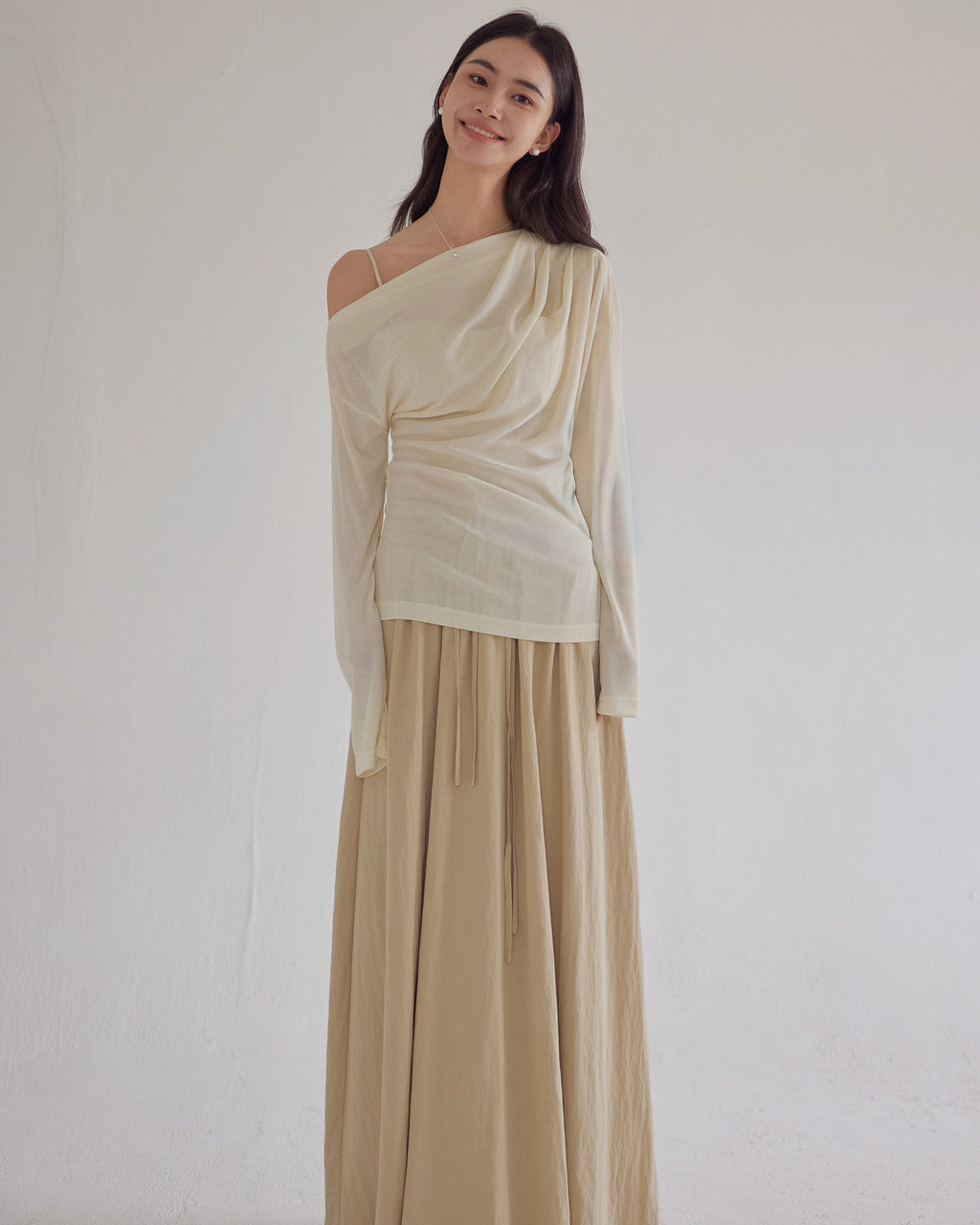 ドレープワンショル トップス