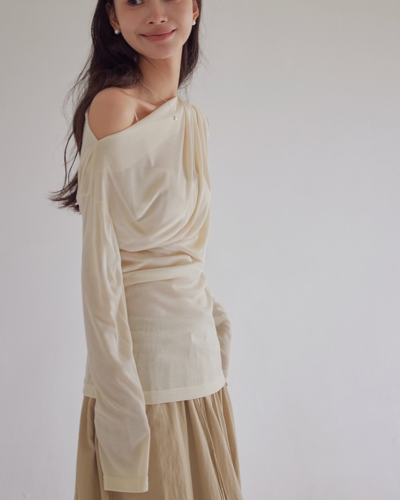 ドレープワンショル トップス