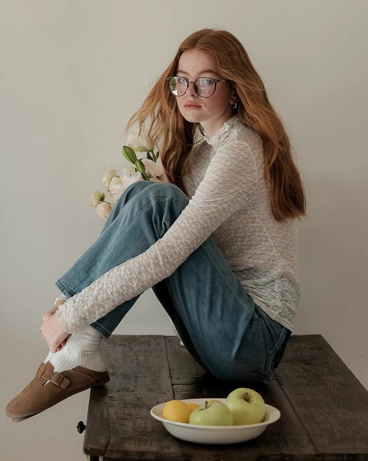 透かし彫りレースハイネックトップス〈2color〉 - ivonir