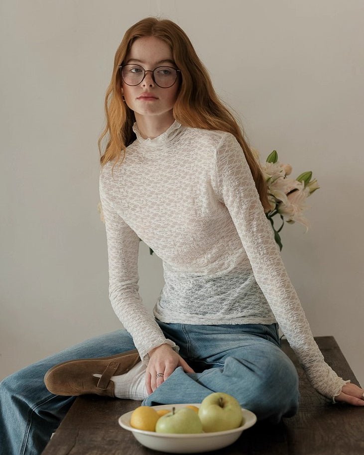 透かし彫りレースハイネックトップス〈2color〉 - ivonir