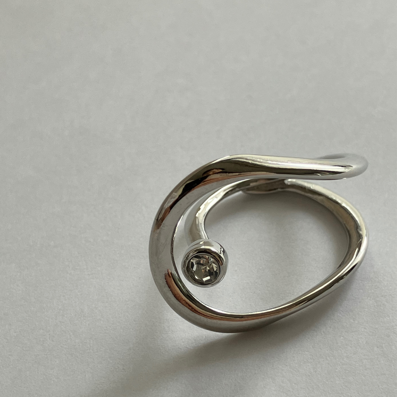 clear-stone flow Line ring