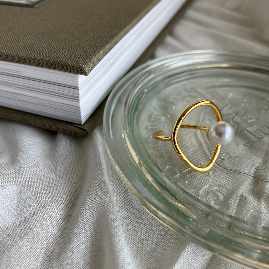 oval Pearl ring