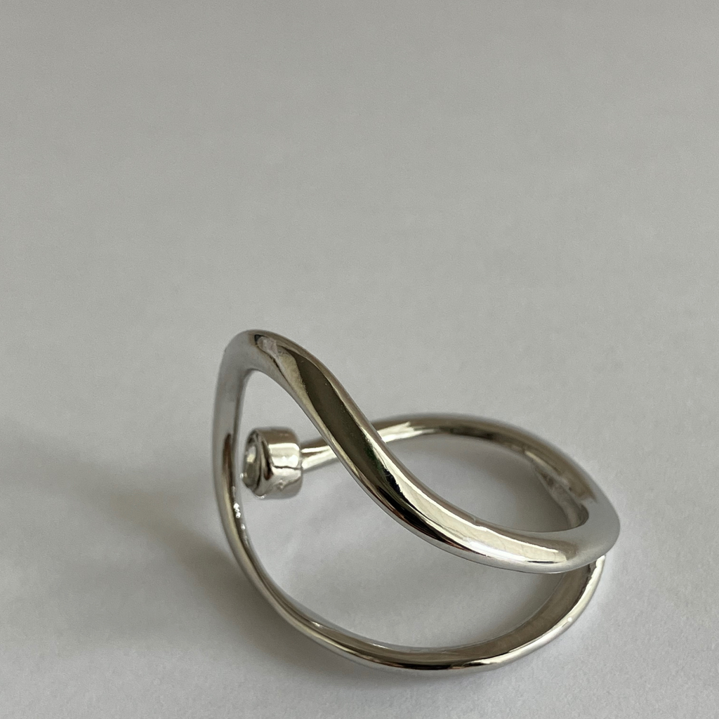 clear-stone flow Line ring