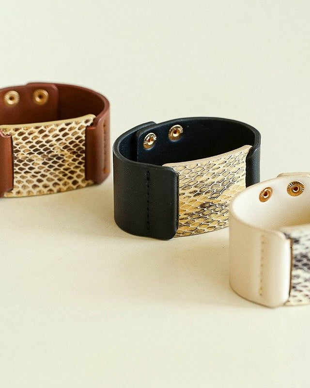 レトロスタイリッシュレザー ワイドブレスレット
