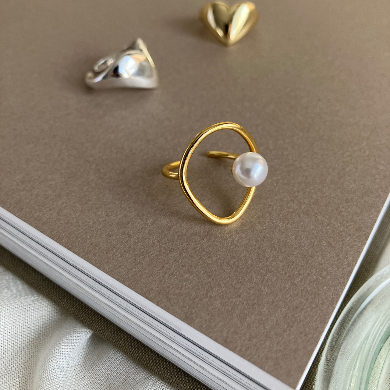 oval Pearl ring
