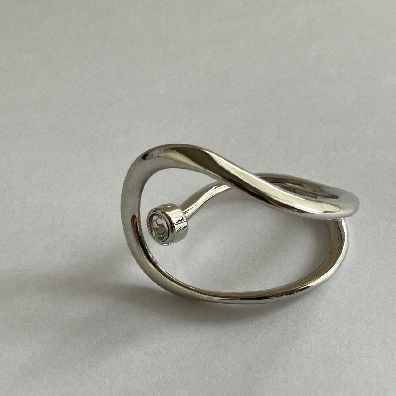 clear-stone flow Line ring