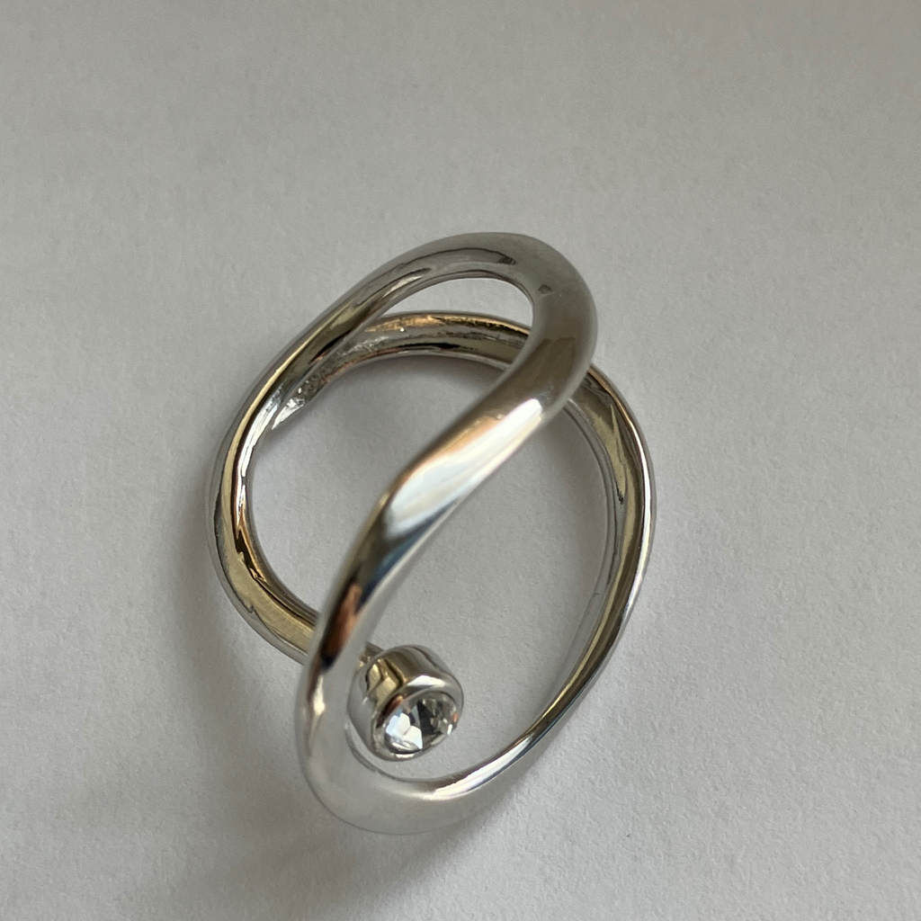 clear-stone flow Line ring