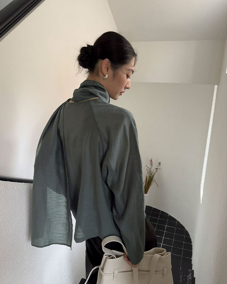 ボウタイ ドレープシャツ