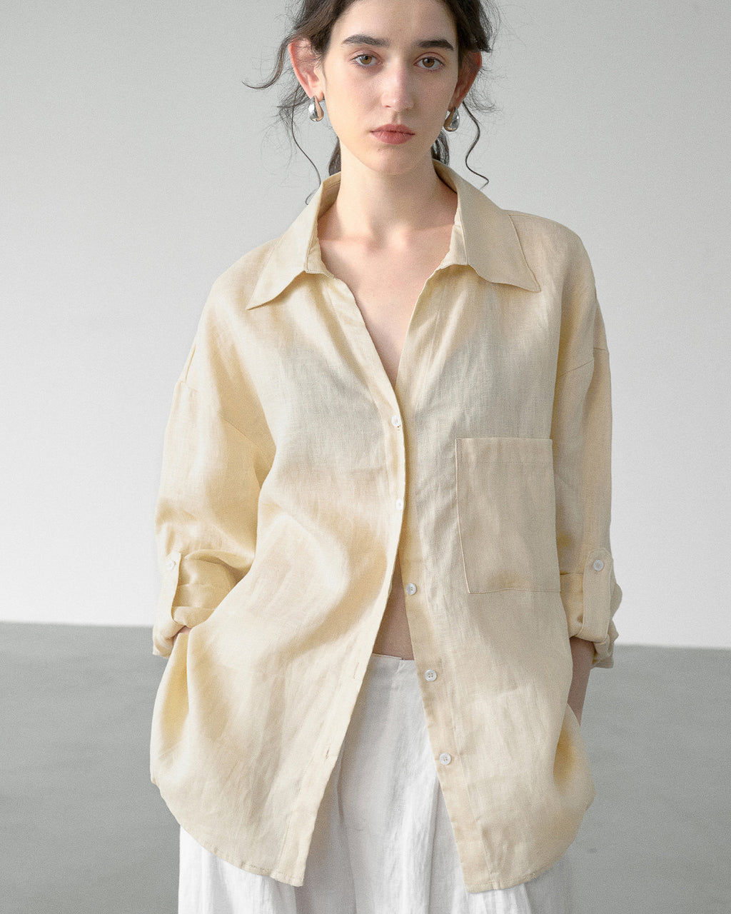 -linen- リラクシーロングシャツ 〈ライトイエロー〉