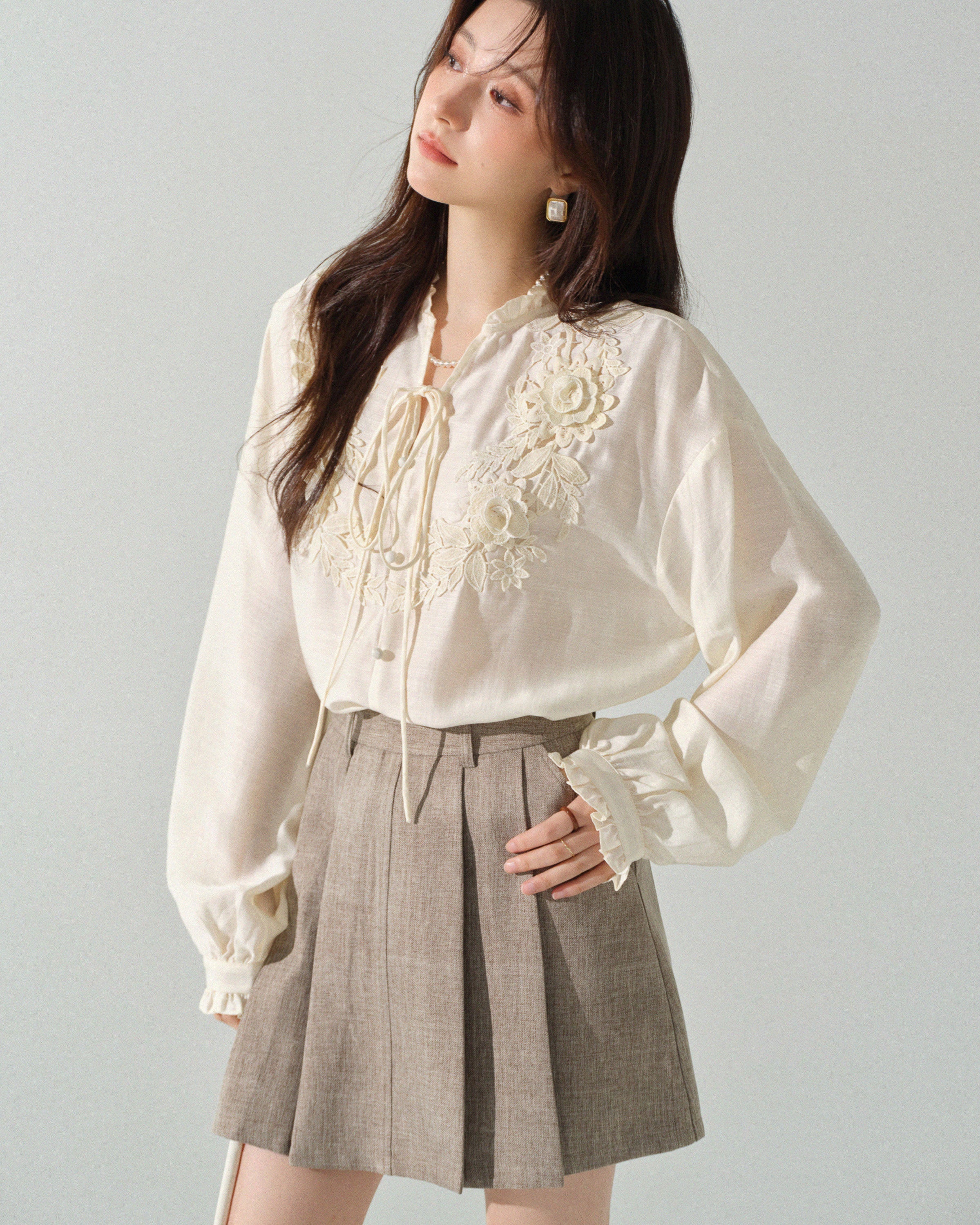 レースアップ刺繍ブラウス - Ivory - ivonir