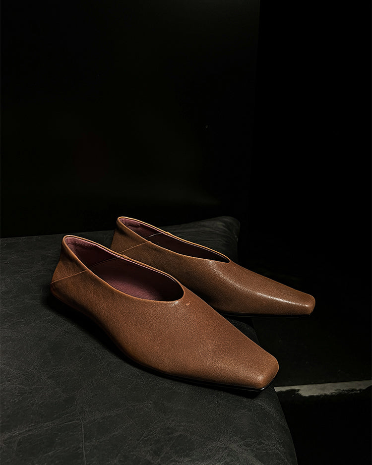 レザーフレンチ Vフラットシューズ〈2color〉