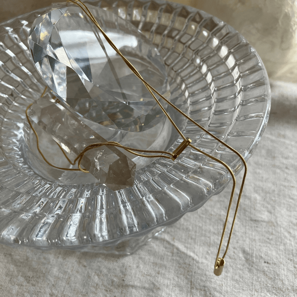 swaying square necklace - ivonir