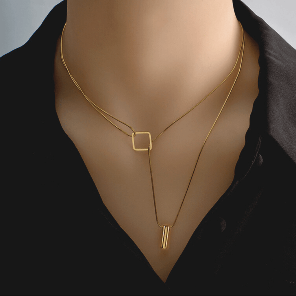 swaying square necklace - ivonir